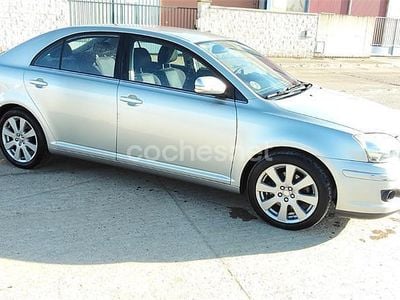 Usado Toyota Avensis Sol 126 CV (92 kW) 2008 Gris / plata Berlina