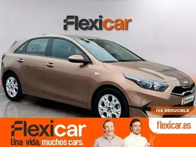 Usado Kia Ceed 100 CV (73 kW) 2023 Marrón Utilitario