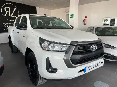 Usado Toyota HiLux Plus 150 CV (110 kW) 2022 Blanco Pickup/Camioneta