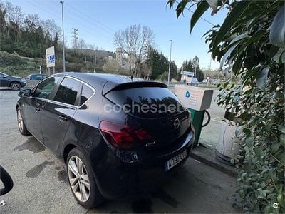 Usado Opel Astra Sport 125 CV (91 kW) 2010 Negro Berlina