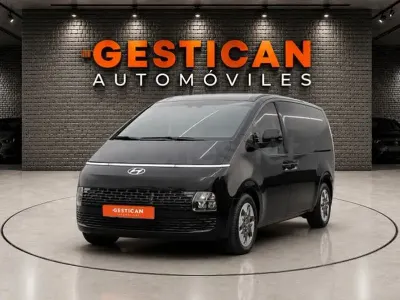 Usado Hyundai Staria 177 CV (130 kW) 2024 Negro Monovolumen