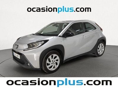 Usado Toyota Aygo X Play 72 CV (52 kW) 2024 Gris SUV