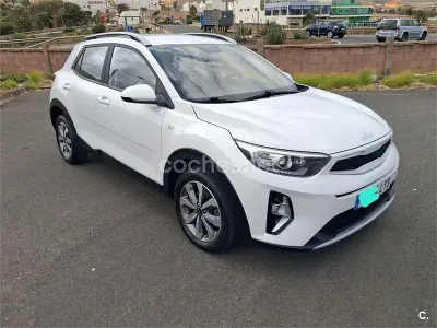 Usado Kia Stonic 100 CV (73 kW) 2022 Blanco SUV