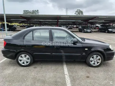 Usado Hyundai Accent 81 CV (59 kW) 2006 Negro Berlina
