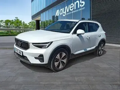 Käytetty Volvo XC40 Plus 262 HP (192 kW) 2023 Valkoinen Katumaasturi