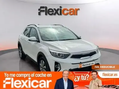 Usado Kia Stonic 100 CV (73 kW) 2022 Blanco SUV