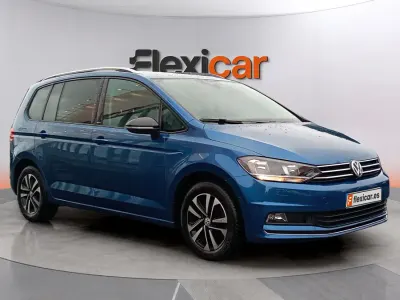 Usado VW Touran Advance 150 CV (110 kW) 2019 Azul Monovolumen