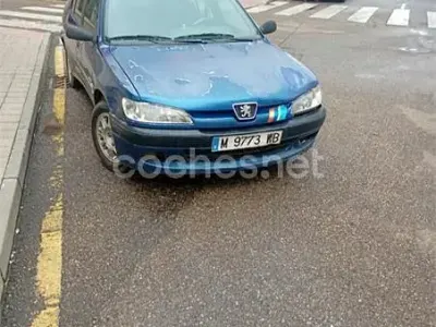Begagnad Peugeot 306 70 HK (51 kW) 1998 Blå Sedan
