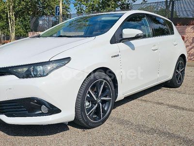 Blanco Usado 2018 Toyota Auris Hybrid Edition Berlina | 15.700 € (Precio justo)