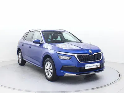 Usado Skoda Kamiq 110 CV (80 kW) 2022 Azul SUV