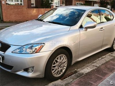 Gris / plata Usado 2009 Lexus IS220d Luxury Line Berlina | 5200 € (Buen precio)