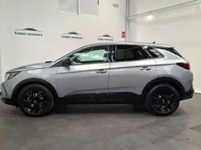 Usado Opel Grandland X GS Line 131 CV (96 kW) 2023 Negro SUV