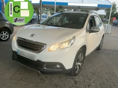 Usado Peugeot 2008 Allure 120 CV (88 kW) 2013 Blanco SUV