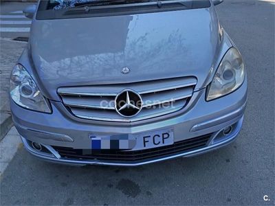 Usado Mercedes B180 109 CV (80 kW) 2006 Azul Monovolumen