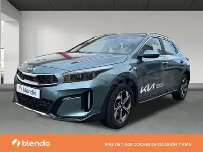 Usado Kia XCeed 136 CV (100 kW) 2024 Gris SUV
