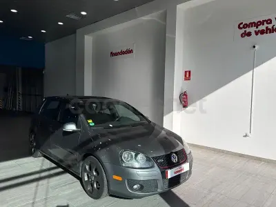 Usado VW Golf V GTI 200 CV (147 kW) 2007 Gris / plata Berlina