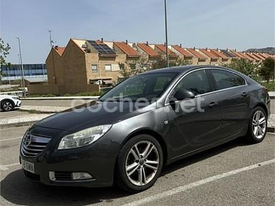 Usado Opel Insignia Sport 160 CV (117 kW) 2009 Gris / plata Berlina