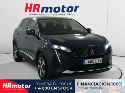 Usado Peugeot 3008 Allure 131 CV (96 kW) 2021 Azul SUV