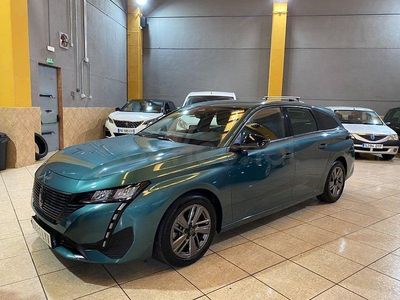 Usado Peugeot 308 SW Allure 130 CV (95 kW) 2022 Verde Familiar