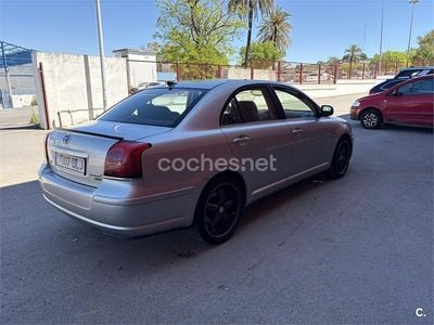 Usado Toyota Avensis Executive 116 CV (85 kW) 2005 Beige Berlina