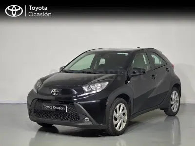 Usado Toyota Aygo X Play 72 CV (52 kW) 2024 Negro SUV