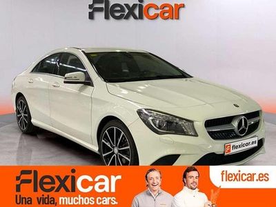 Usado Mercedes CLA200 136 CV (100 kW) 2015 Blanco Coupe