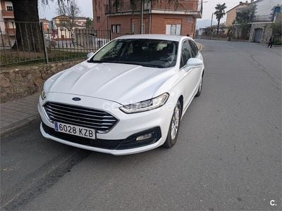 Usado Ford Mondeo Trend 150 CV (110 kW) 2019 Blanco Familiar