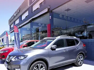Usado Nissan X-Trail 150 CV (110 kW) 2020 Gris / plata SUV