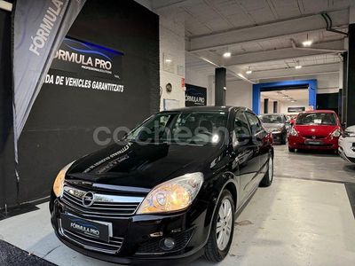 Negro Usado 2009 Opel Astra Edition Berlina | 6850 €