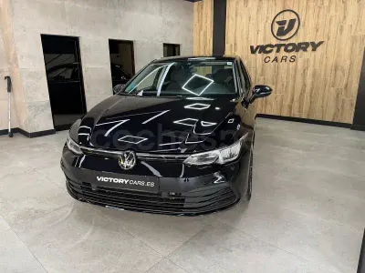 Usado VW Golf VIII Life 110 CV (80 kW) 2021 Negro Berlina