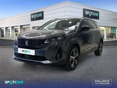 Usado Peugeot 5008 GT 131 CV (96 kW) 2021 Gris SUV