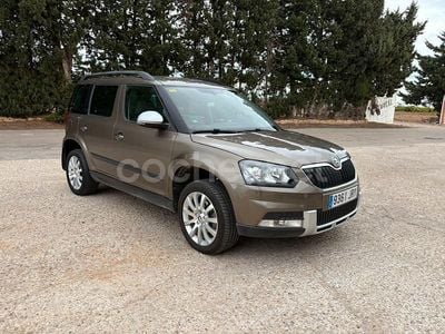 Gris / plata Usado 2016 Skoda Yeti Ambition SUV | 9999 €