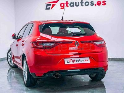 Usado Renault Mégane IV Zen 132 CV (97 kW) 2018 Rojo Berlina