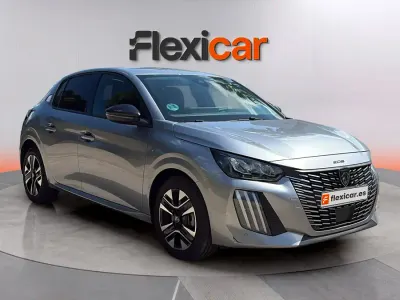 Usado Peugeot 208 Allure 101 CV (74 kW) 2025 Gris Utilitario