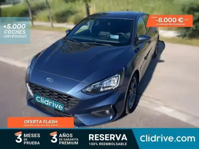 Usado Ford Focus ST-Line 120 CV (88 kW) 2020 Azul Utilitario