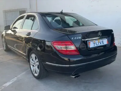 Usado Mercedes C220 Avantgarde 170 CV (125 kW) 2008 Negro Berlina