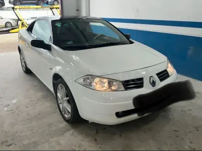 Usado Renault Mégane Cabriolet Dynamique 115 CV (84 kW) 2005 Blanco Descapotable