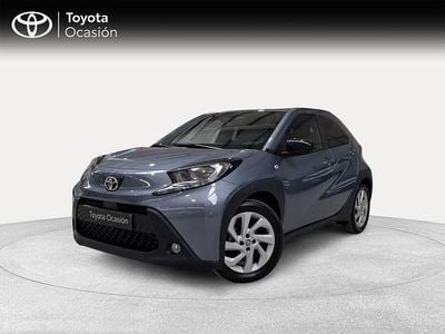 Usado Toyota Aygo X Play 72 CV (52 kW) 2024 Gris / plata SUV