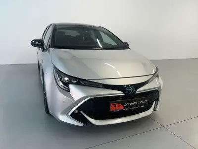 Używany Toyota Corolla Advance 179 KM (131 kW) 2021 Biały Sedan/Limuzyna