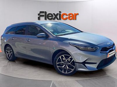 Używany Kia Ceed 120 KM (88 kW) 2022 Szary Hatchback
