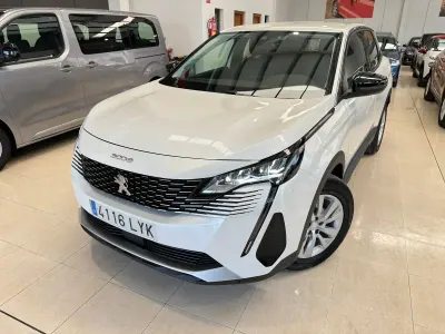 Usado Peugeot 3008 Active 130 CV (95 kW) 2022 Blanco SUV
