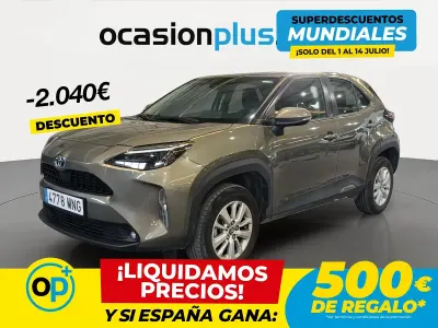 Usado Toyota Yaris Cross Business Edition 116 CV (85 kW) 2024 Marrón SUV
