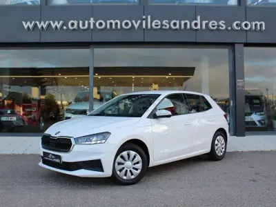 Usado Skoda Fabia Selection 80 CV (58 kW) 2023 Blanco Utilitario