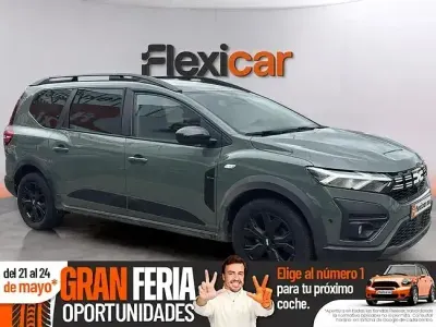 Usado Dacia Jogger Expression 100 CV (73 kW) 2023 Verde Monovolumen