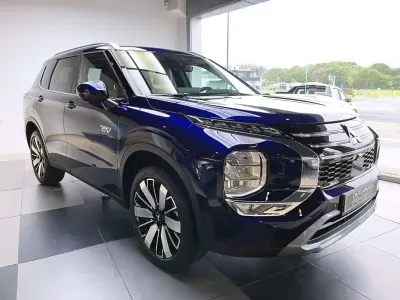 Nuevo Mitsubishi Outlander P-HEV 306 CV (225 kW) 2026 Azul SUV