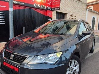 Usado Seat Leon Style 115 CV (84 kW) 2019 Gris / plata Familiar