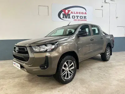 Usado Toyota HiLux 150 CV (110 kW) 2021 Verde Pickup/Camioneta