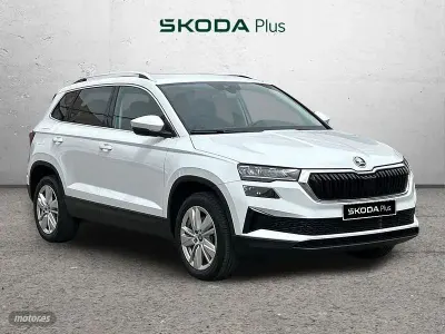 Usado Skoda Karoq Selection 150 CV (110 kW) 2025 Blanco SUV