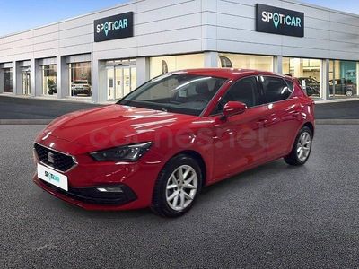 Usado Seat Leon Style 110 CV (80 kW) 2022 Rojo Berlina