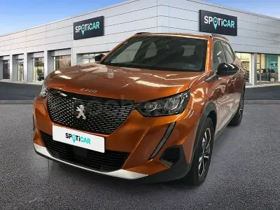 Usado Peugeot 2008 Allure 130 CV (95 kW) 2022 Naranja SUV